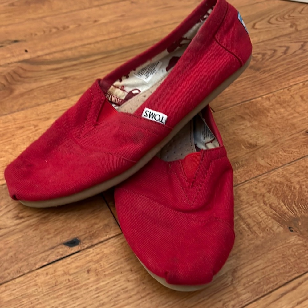 Cute red Toms